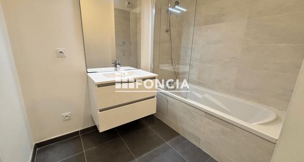 Location Appartement 3 pièces 59.9 m² - Clamart 92140