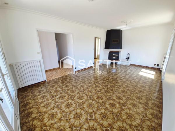 Maison de plain pied proche centre avec dépendances