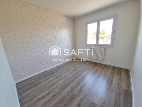Maison de plain pied proche centre avec dépendances