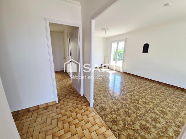 Maison de plain pied proche centre avec dépendances