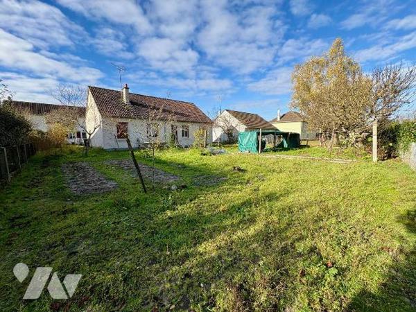 A vendre à SALBRIS (41),  plain-pied de 70 m² qui offre une vraie qualité de vie dans un quarti...