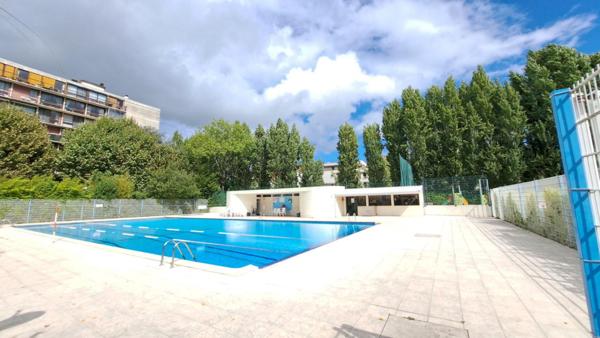 Appartement Fontenay Le Fleury 4 pièce(s)