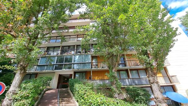 Appartement Fontenay Le Fleury 4 pièce(s)