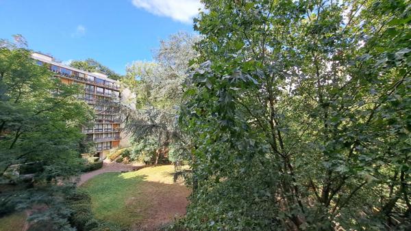 Appartement Fontenay Le Fleury 4 pièce(s)