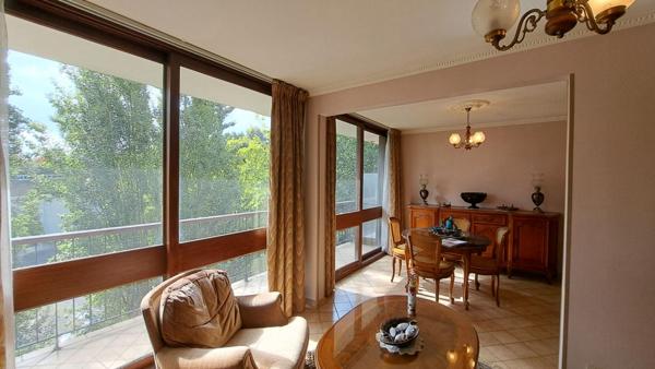 Appartement Fontenay Le Fleury 4 pièce(s)