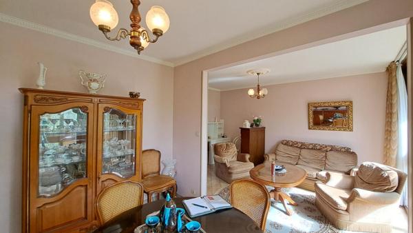 Appartement Fontenay Le Fleury 4 pièce(s)