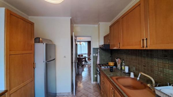 Appartement Fontenay Le Fleury 4 pièce(s)