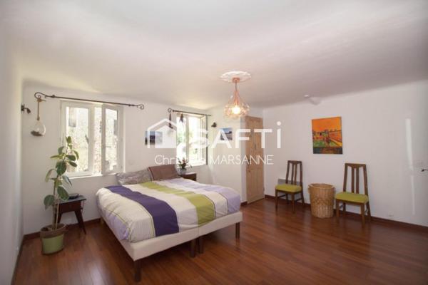 Maison de charme avec terrasse et garage à Pertuis