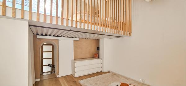 Maison de charme avec terrasse et garage à Pertuis