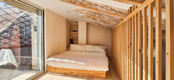 Maison de charme avec terrasse et garage à Pertuis