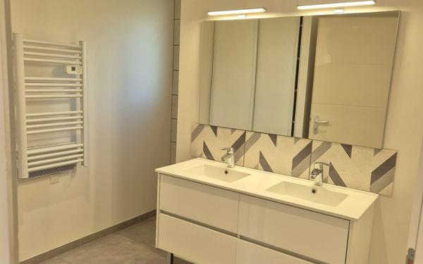 Maison à louer    4 pièces • 107 m2 Viviers-lès-Montagnes