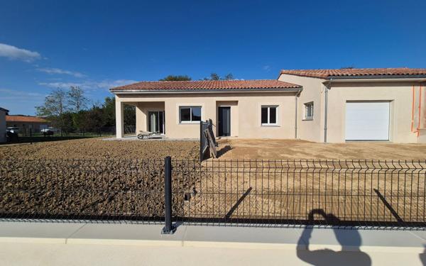 Maison à louer    4 pièces • 107 m2 Viviers-lès-Montagnes