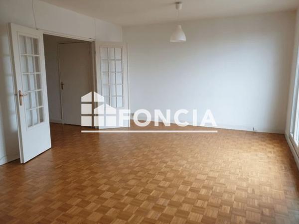 Location Appartement 2 pièces 56.82 m² - 15 AVENUE THERESE. ESCALIER E Le Plessis Trevise 94420