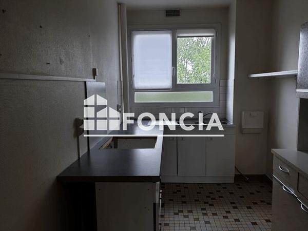 Location Appartement 2 pièces 56.82 m² - 15 AVENUE THERESE. ESCALIER E Le Plessis Trevise 94420