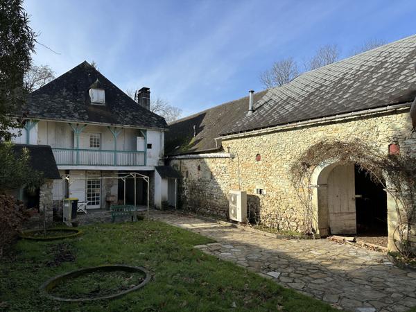 Lasseube (64290) Confortable demeure au cœur du village de Lasseube