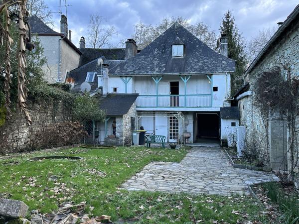 Lasseube (64290) Confortable demeure au cœur du village de Lasseube