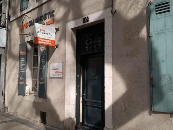Location Local commercial 2 pièces 27.1 m² - 119 BOULEVARD GAMBETTA Cahors 46000