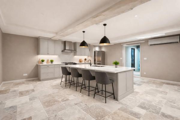 Maison en pierre familiale de 245m² - jardin de + de 1600m² - 4 chambres