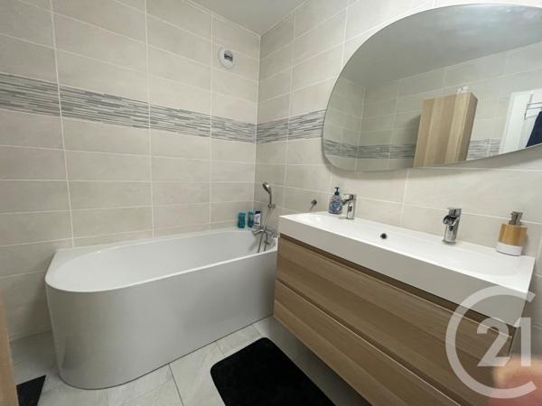 Appartement F5 à vendre  5 pièces - 99 m2 CERGY - 95