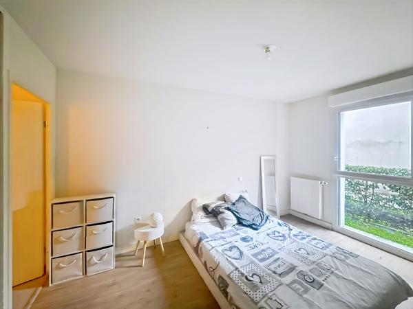 Appartement
         2 pièces
        - 44 m² 205 000 € *