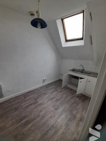 Immeuble à usage locatif de 4 lgts sur 3 niveaux : 
1 de type F1, 2  de type F2 et 1 de type F3