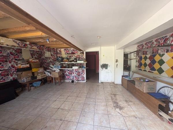 Maison
                                                                                                                                                                                                                                                                                                                        4 pièce(s)                                                                                                                                                                                                          2 chambre(s)                                                                                                                                                                                                          125  m²