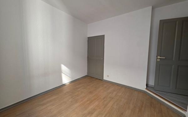 Appartement à vendre    3 pièces • 71 m2 Montélimar