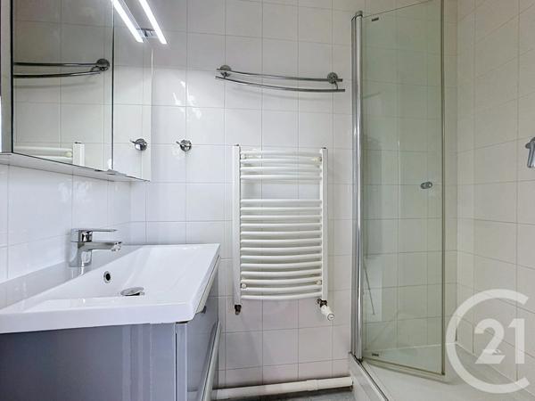 Appartement 4 Pièces à vendre  4 pièces - 79,59 m 2   FONTAINEBLEAU  - 77