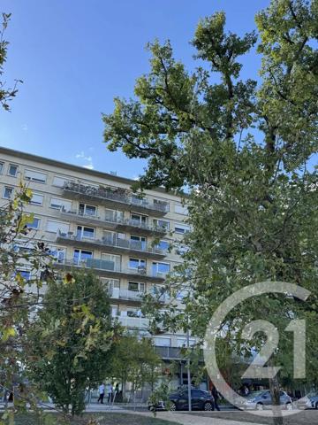Appartement 4 Pièces à vendre  4 pièces - 79,59 m 2   FONTAINEBLEAU  - 77
