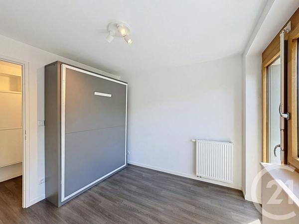 Appartement 4 Pièces à vendre  4 pièces - 79,59 m 2   FONTAINEBLEAU  - 77