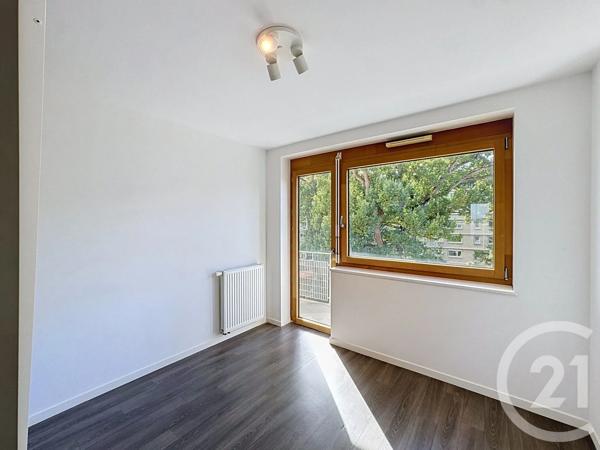 Appartement 4 Pièces à vendre  4 pièces - 79,59 m 2   FONTAINEBLEAU  - 77