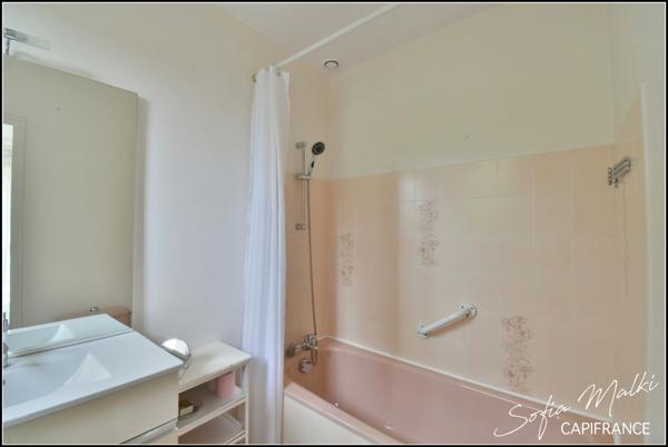 Dpt Indre (36), à vendre CHASSIGNOLLES maison 7 pièces