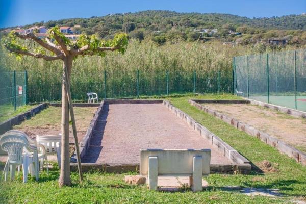 T2 + cabine – 28 m² – Terrasse & Parking Privé – À 50m de la plage de la Gaillarde