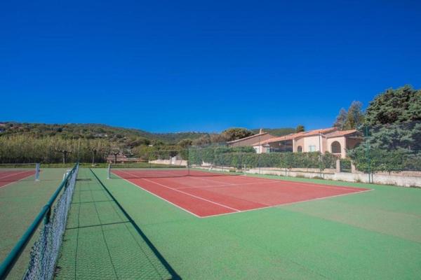 T2 + cabine – 28 m² – Terrasse & Parking Privé – À 50m de la plage de la Gaillarde