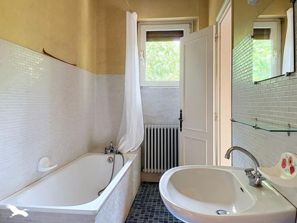 Maison 345 000 € Nersac 11 p 245 m² DPE E