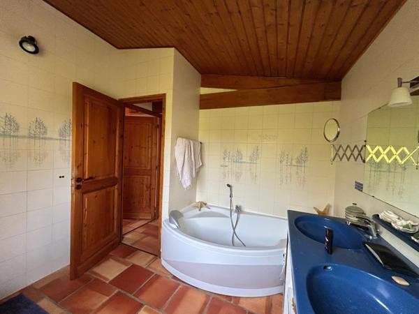 Maison d’architecte atypique avec piscine - Saint-Hilaire-de-la-Noaille