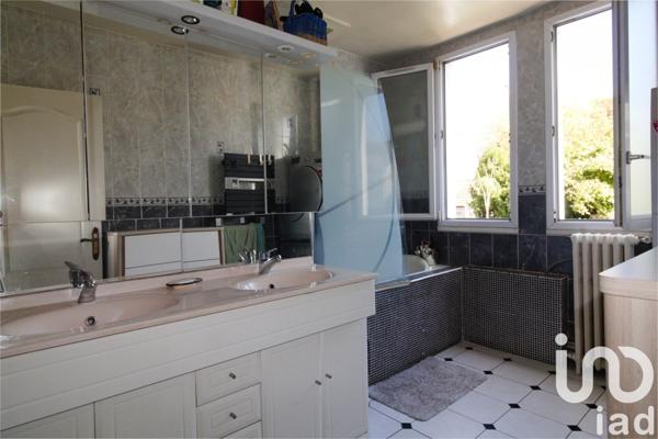 Appartement 4 pièces de 67 m² à Le Kremlin-Bicêtre (94270)