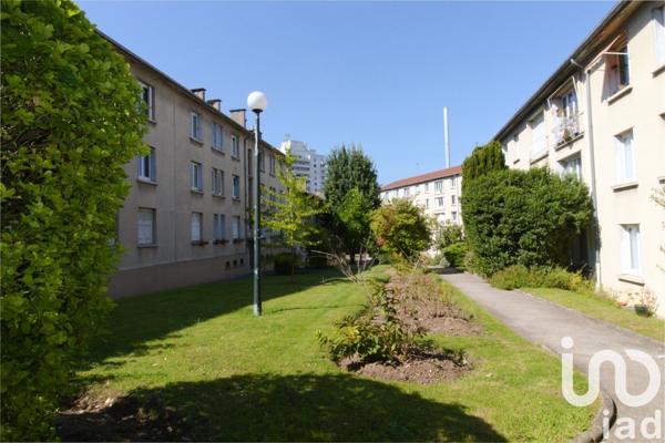Appartement 4 pièces de 67 m² à Le Kremlin-Bicêtre (94270)