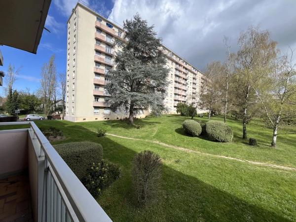 Vente                                                      Appartement
                        
                                         95 m2                     à Nevers