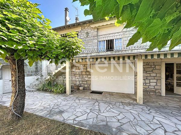 Maison à vendre Brive ancienne caserne - 3 chambre - 2 garages-  jardin - dépendance -