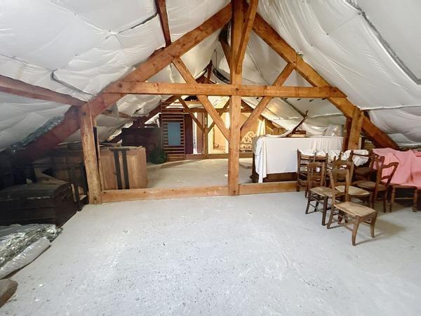 Maison à vendre Brive ancienne caserne - 3 chambre - 2 garages-  jardin - dépendance -