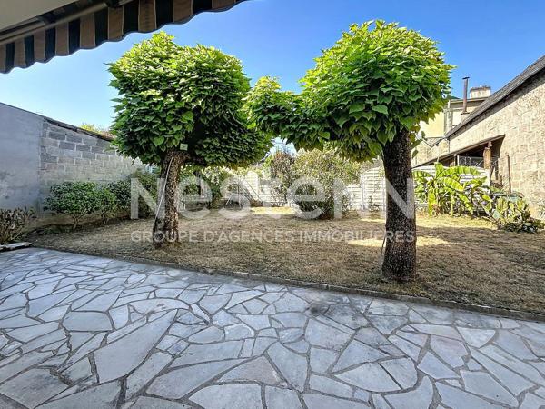 Maison à vendre Brive ancienne caserne - 3 chambre - 2 garages-  jardin - dépendance -