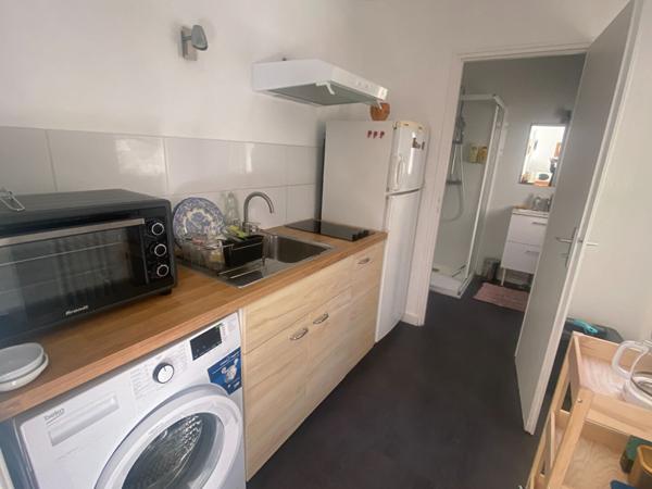 Maison de fond de cour avec extérieur et dépendance