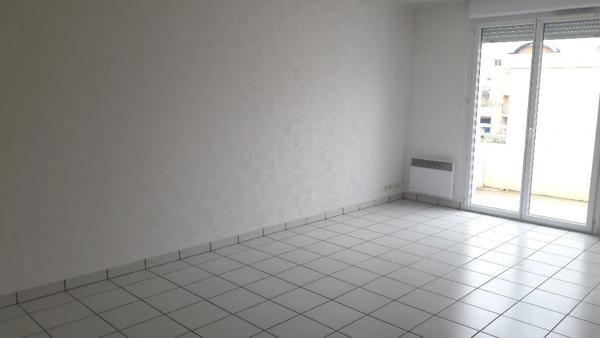Appartement à louer T2 vide Mont De Marsan 1 Chambre Parking Balcon piscine