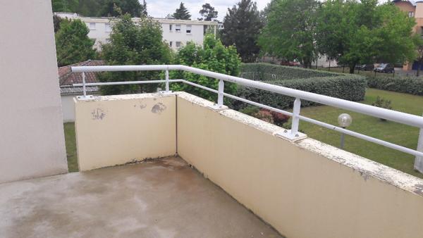 Appartement à louer T2 vide Mont De Marsan 1 Chambre Parking Balcon piscine