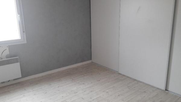 Appartement à louer T2 vide Mont De Marsan 1 Chambre Parking Balcon piscine