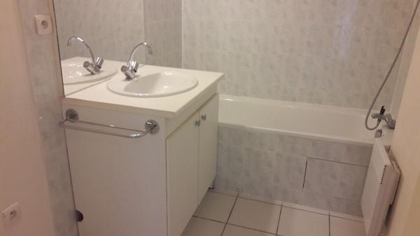 Appartement à louer T2 vide Mont De Marsan 1 Chambre Parking Balcon piscine