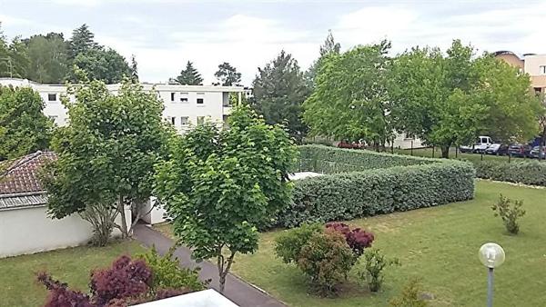 Appartement à louer T2 vide Mont De Marsan 1 Chambre Parking Balcon piscine