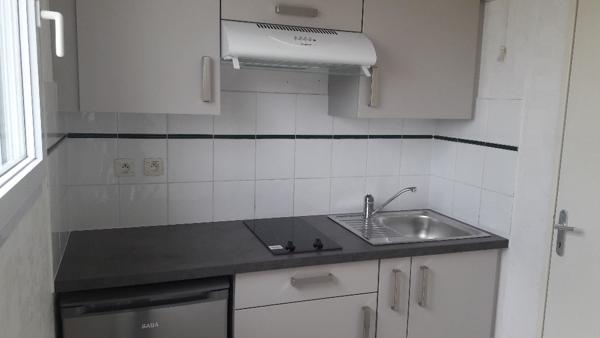 Appartement à louer T2 vide Mont De Marsan 1 Chambre Parking Balcon piscine