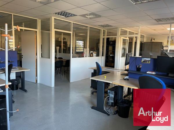 BUREAUX CLOISONNES - PARKING SECURISE - A LOUER - GAROSUD